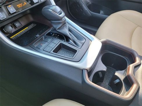 Used 2019 Toyota RAV4 Limited image 31