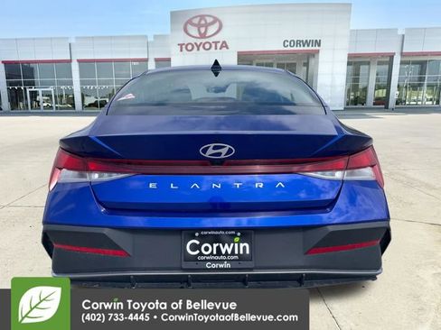 Used 2024 Hyundai Elantra SEL FWD image 4
