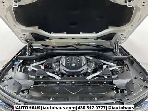 Used 2022 BMW X7 M50i image 12