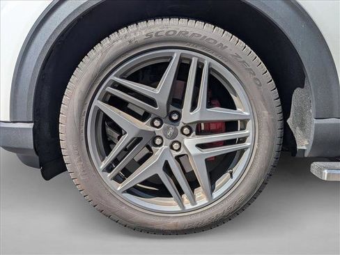 Certified 2025 Ford Explorer ST RWD image 18