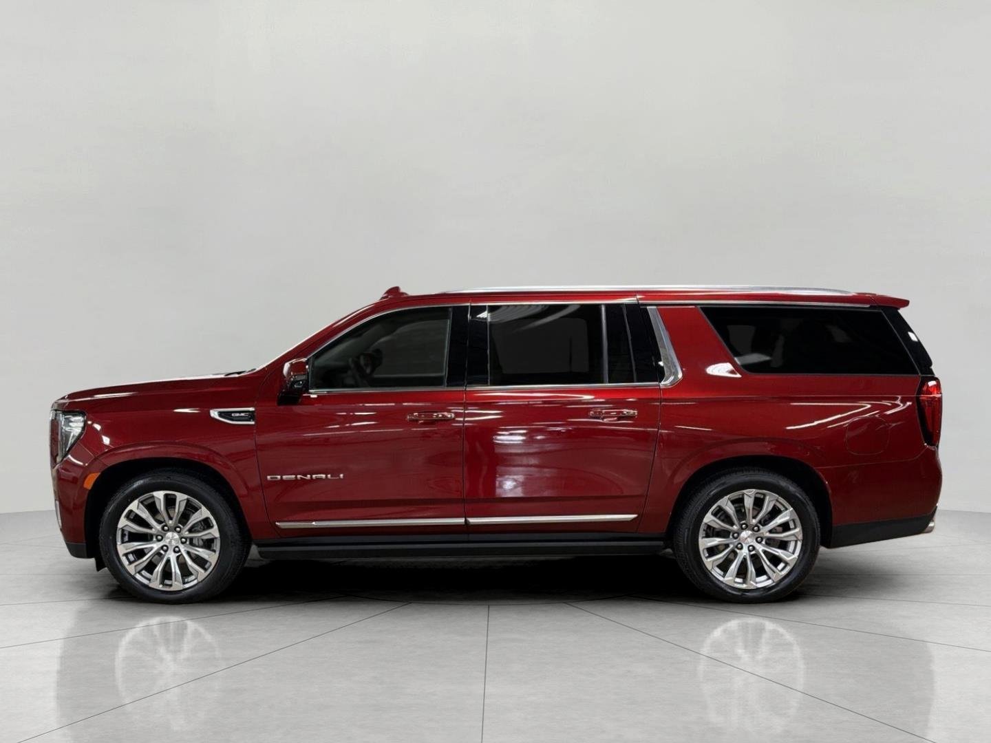Used 2021 GMC Yukon XL Denali w/ Denali Premium Package AWD/4WD image 44