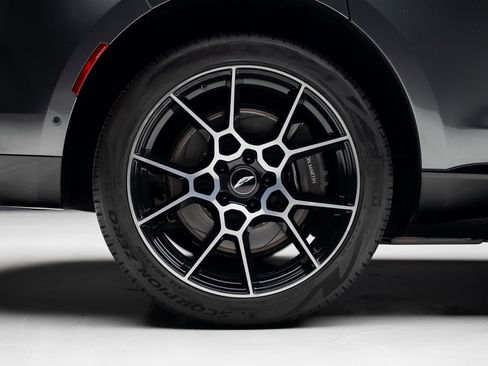 Used 2021 Aston Martin DBX image 35