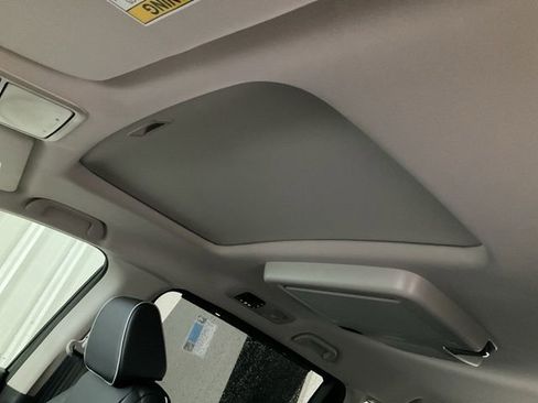 New 2026 Honda Odyssey Touring image 7
