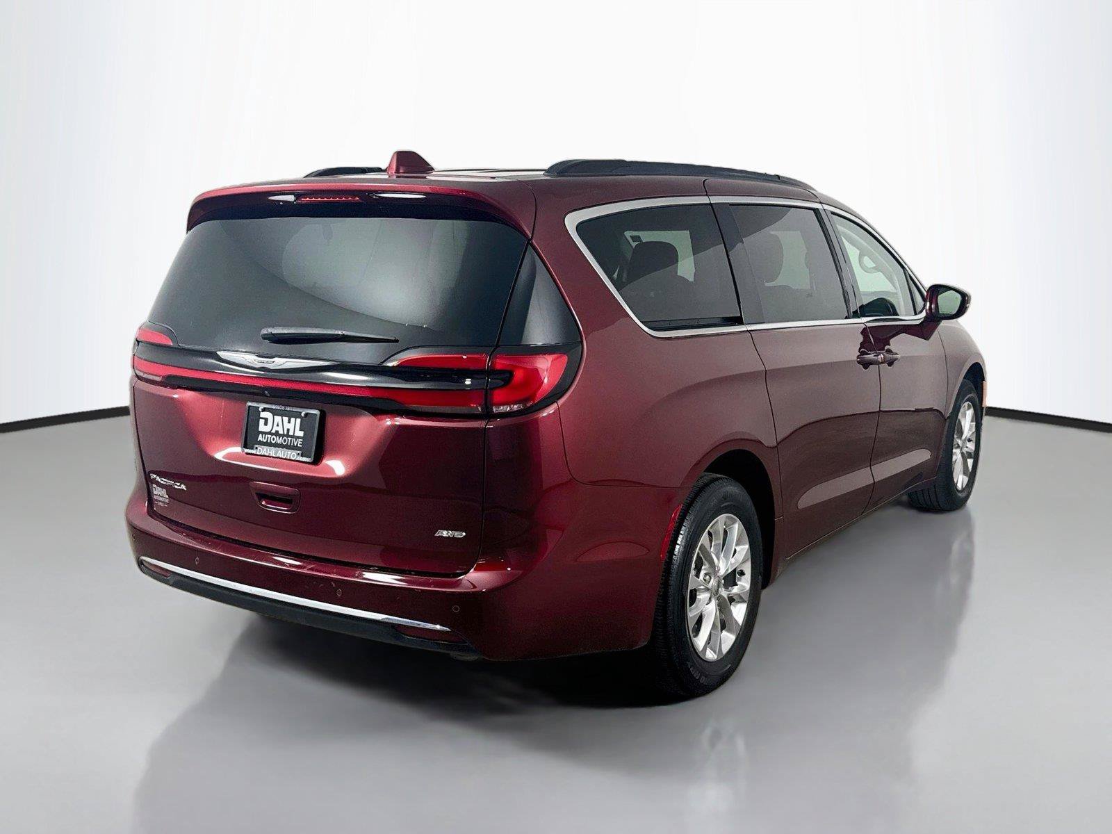 Used 2022 Chrysler Pacifica Touring-L AWD/4WD image 13