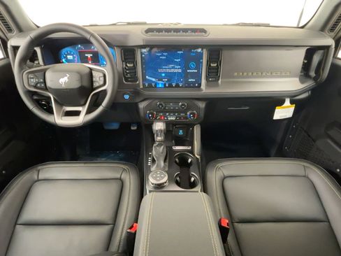 New 2025 Ford Bronco Badlands w/ Sasquatch Package image 13