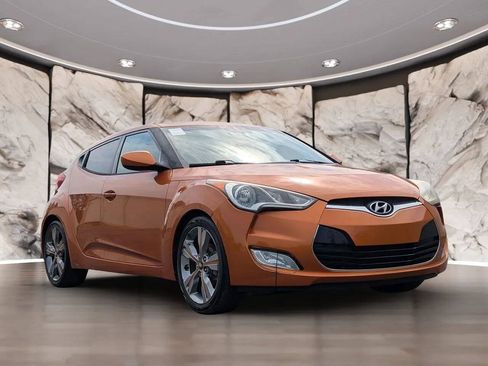 Used 2016 Hyundai Veloster w/ Option Group 03 FWD image 18