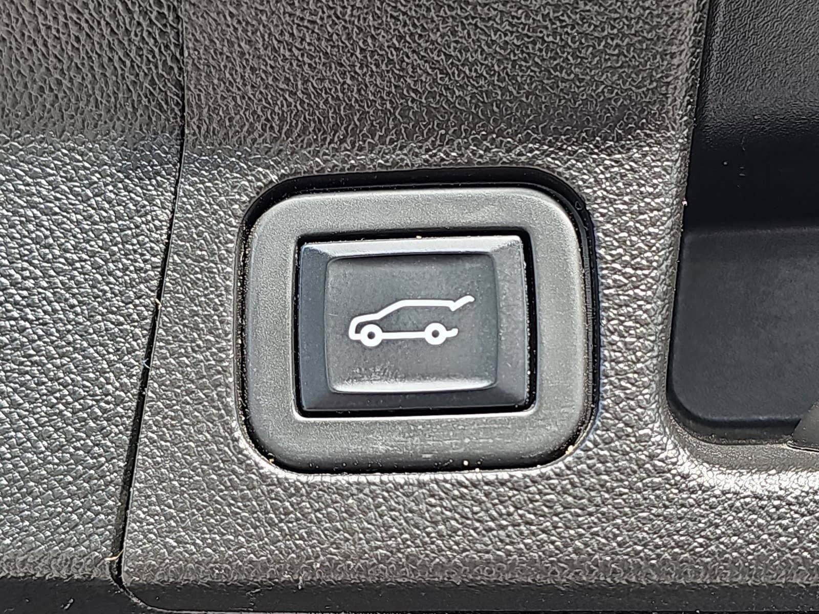 Used 2023 GMC Acadia SLT w/ Preferred Package FWD image 12