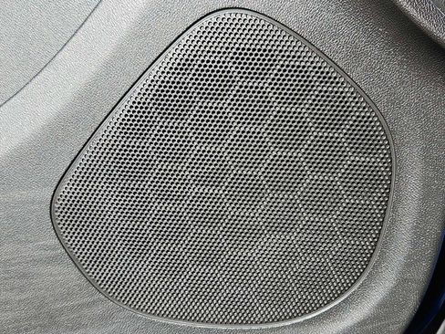 Used 2017 Chevrolet Volt LT w/ Comfort Package image 29