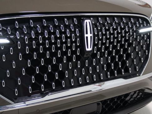 Used 2025 Lincoln Aviator Reserve w/ Equipment Group 201A AWD/4WD image 23