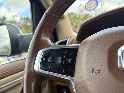 Used 2019 RAM 1500 Laramie image 17