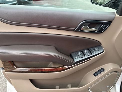 Used 2018 Chevrolet Tahoe LT image 12