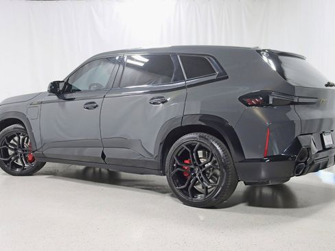 Used 2023 BMW XM w/ M Driver's Package image 9