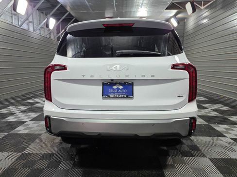 Used 2023 Kia Telluride LX image 6