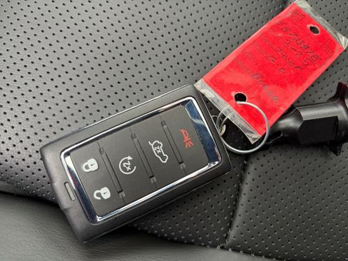 New 2025 Jeep Grand Cherokee Overland w/ Luxury Tech Group IV image 30