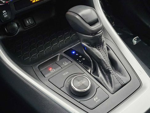 Used 2019 Toyota RAV4 XLE image 34