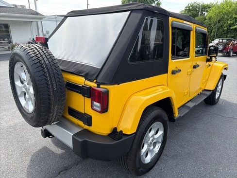 Used 2015 Jeep Wrangler Unlimited Sahara w/ Connectivity Group AWD/4WD image 14