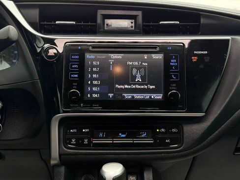 Used 2017 Toyota Corolla LE w/ LE Eco Premium Package FWD image 34