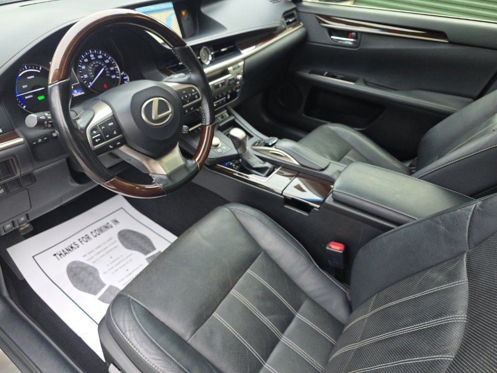 Used 2018 Lexus ES 300h FWD image 13