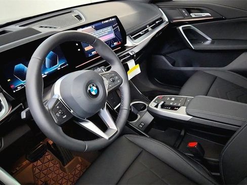 Used 2026 BMW X1 xDrive28i AWD/4WD image 17
