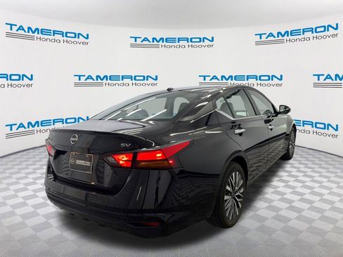 Used 2024 Nissan Altima 2.5 SV FWD image 5