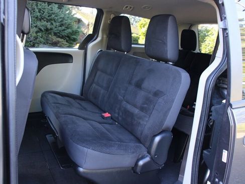 Used 2019 Dodge Grand Caravan SE image 15