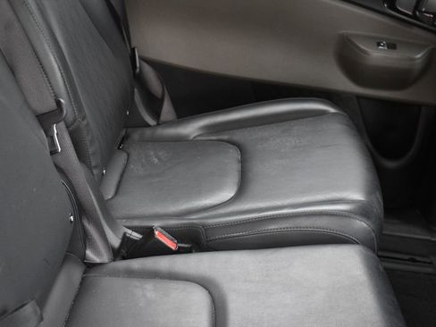 Used 2025 Kia Carnival FWD image 28