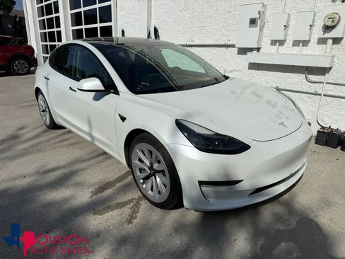 Used 2021 Tesla Model 3 Standard Range Plus RWD image 1