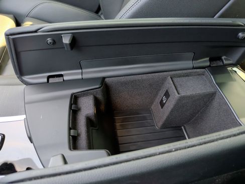 Certified 2023 BMW 530e w/ Premium Package image 22