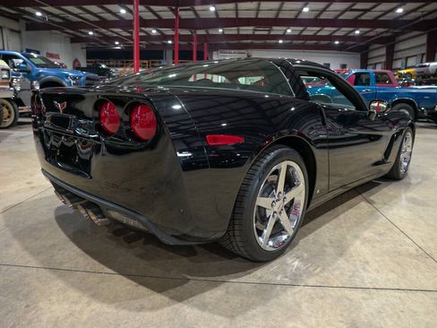 Used 2007 Chevrolet Corvette Coupe w/ Performance Package RWD image 8