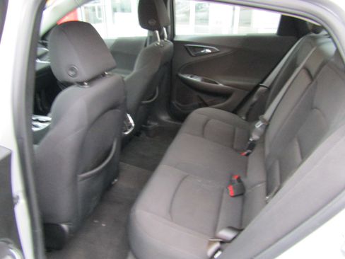 Used 2021 Chevrolet Malibu LT FWD image 15
