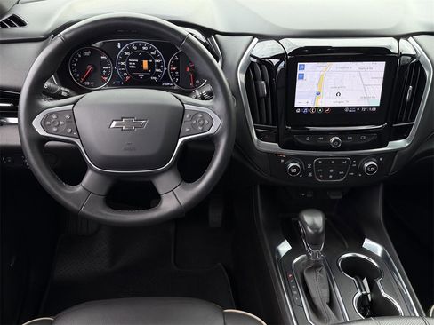 Certified 2022 Chevrolet Traverse Premier w/ Redline Edition image 11