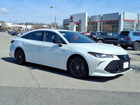 Certified 2020 Toyota Avalon XSE w/ All Weather Liner Package image 2
