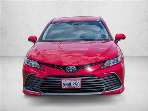 Used 2024 Toyota Camry LE w/ Convenience Package FWD image 2