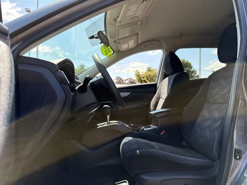 Used 2014 Nissan Rogue SV AWD/4WD image 10