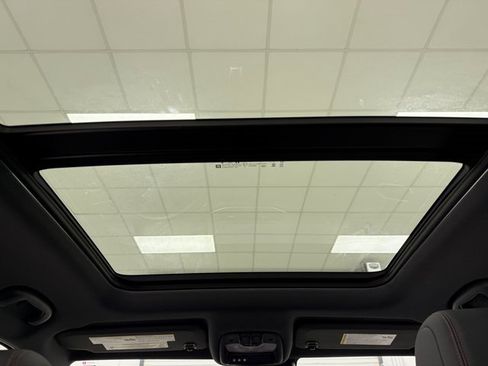 Used 2023 Chevrolet TrailBlazer RS w/ Sun and Liftgate Package image 34