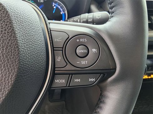 Used 2024 Toyota RAV4 SE image 19