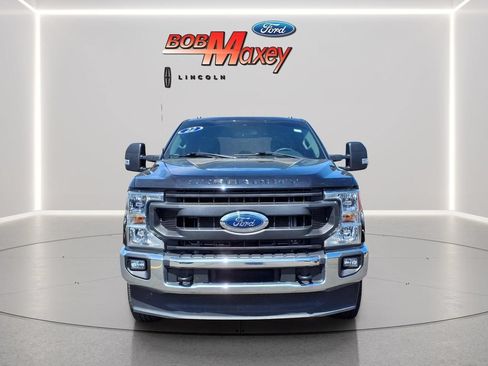 Used 2022 Ford F250 XL w/ Power Equipment Group AWD/4WD image 2