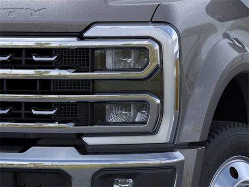 New 2026 Ford F450 XLT w/ XLT Premium Package image 18