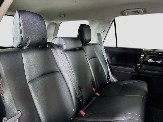 Used 2024 Toyota 4Runner TRD Off-Road Premium AWD/4WD image 28