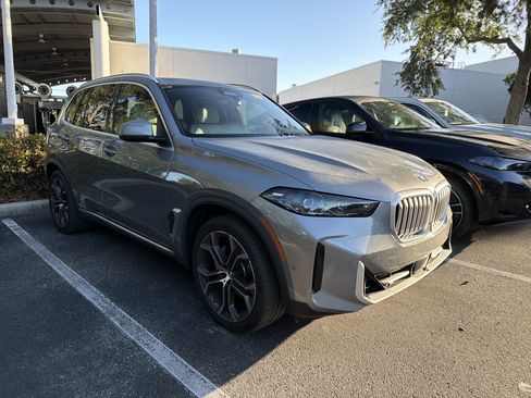 Certified 2026 BMW X5 xDrive40i AWD/4WD image 1