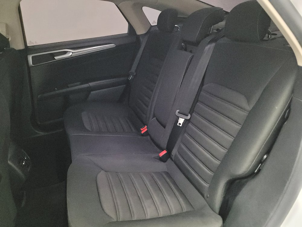 Used 2018 Ford Fusion SE w/ Fusion SE Technology Package FWD image 18