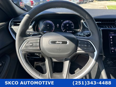 Used 2024 Jeep Grand Cherokee Altitude image 18