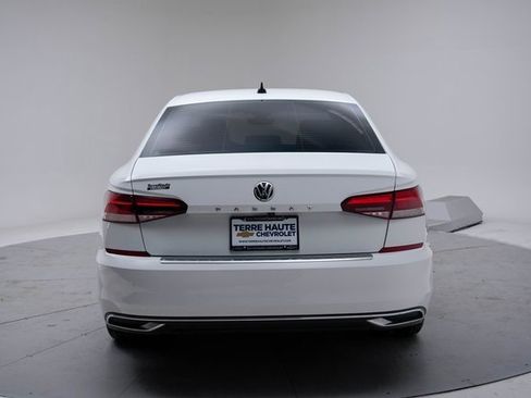 Used 2021 Volkswagen Passat 2.0T SE image 5