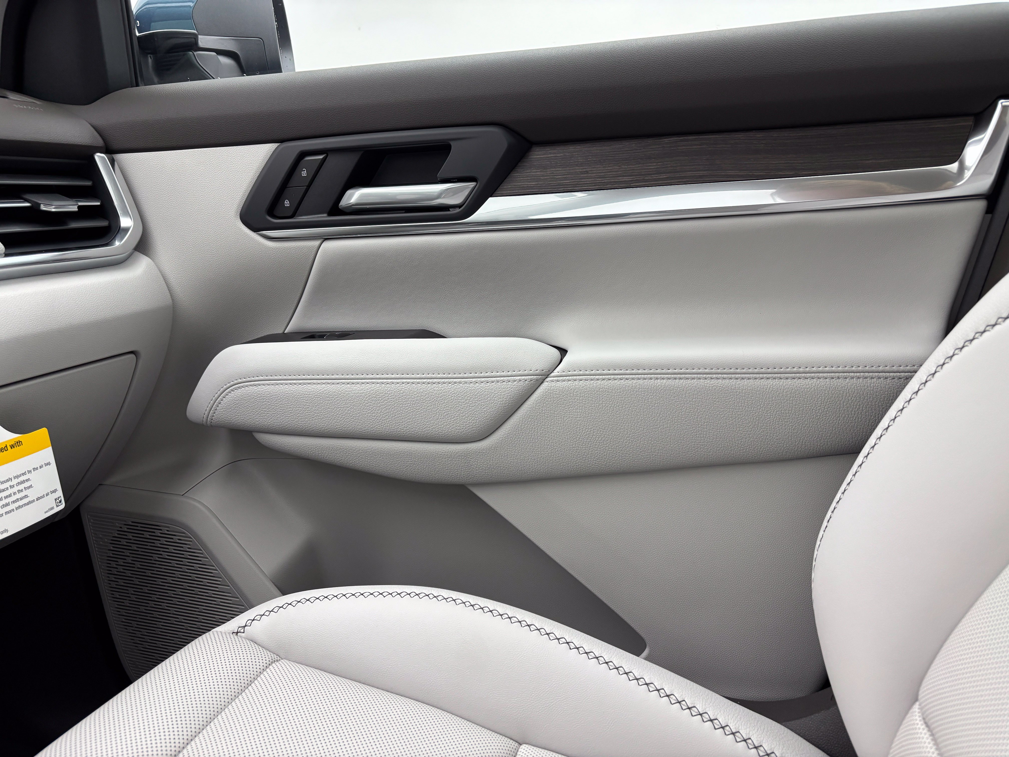 New 2027 GMC Terrain Denali w/ LPO, Floor Liner Package AWD/4WD image 44