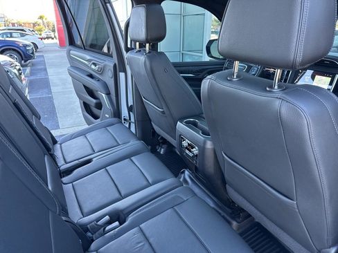 Used 2022 GMC Yukon Denali w/ Denali Premium Package image 24