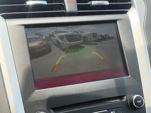 Used 2016 Ford Fusion SE AWD/4WD image 20