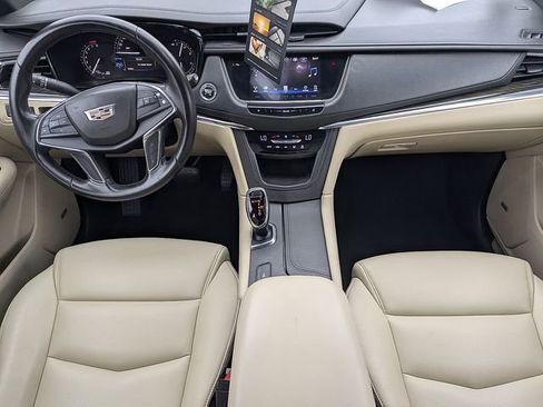 Used 2019 Cadillac XT5 FWD image 16