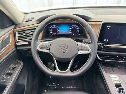 New 2026 Volkswagen Atlas SE image 17