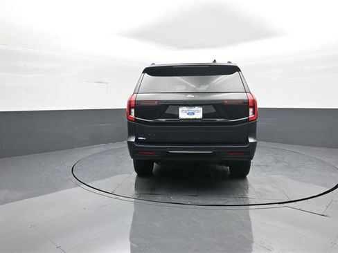 New 2026 Ford Expedition Platinum image 6