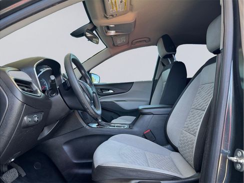 Used 2019 Chevrolet Equinox LS FWD image 9